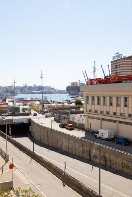 Apartment Grande Monolocale Con Parcheggio Interrato Incluso Genua